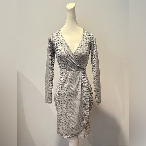 French Connection Women's Long Sleeve Snake Jacquard Dress Silver Size 0 - Picture 6 of 11